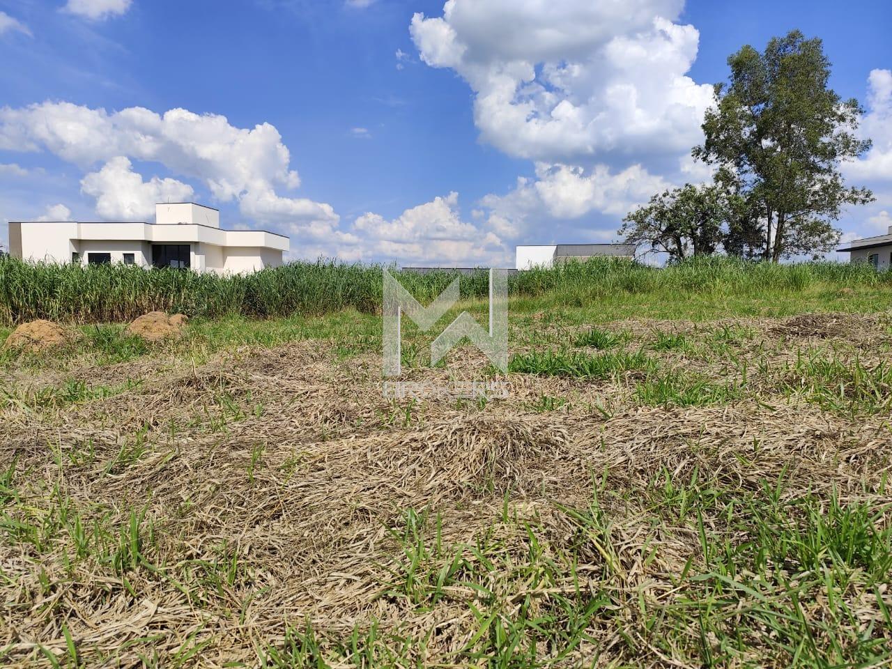 Terreno à venda no Pinheirinho: 