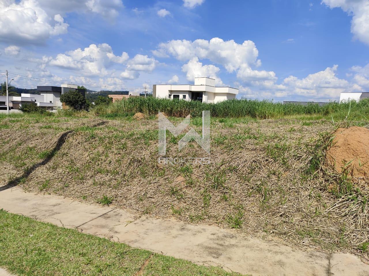 Terreno à venda no Pinheirinho: 