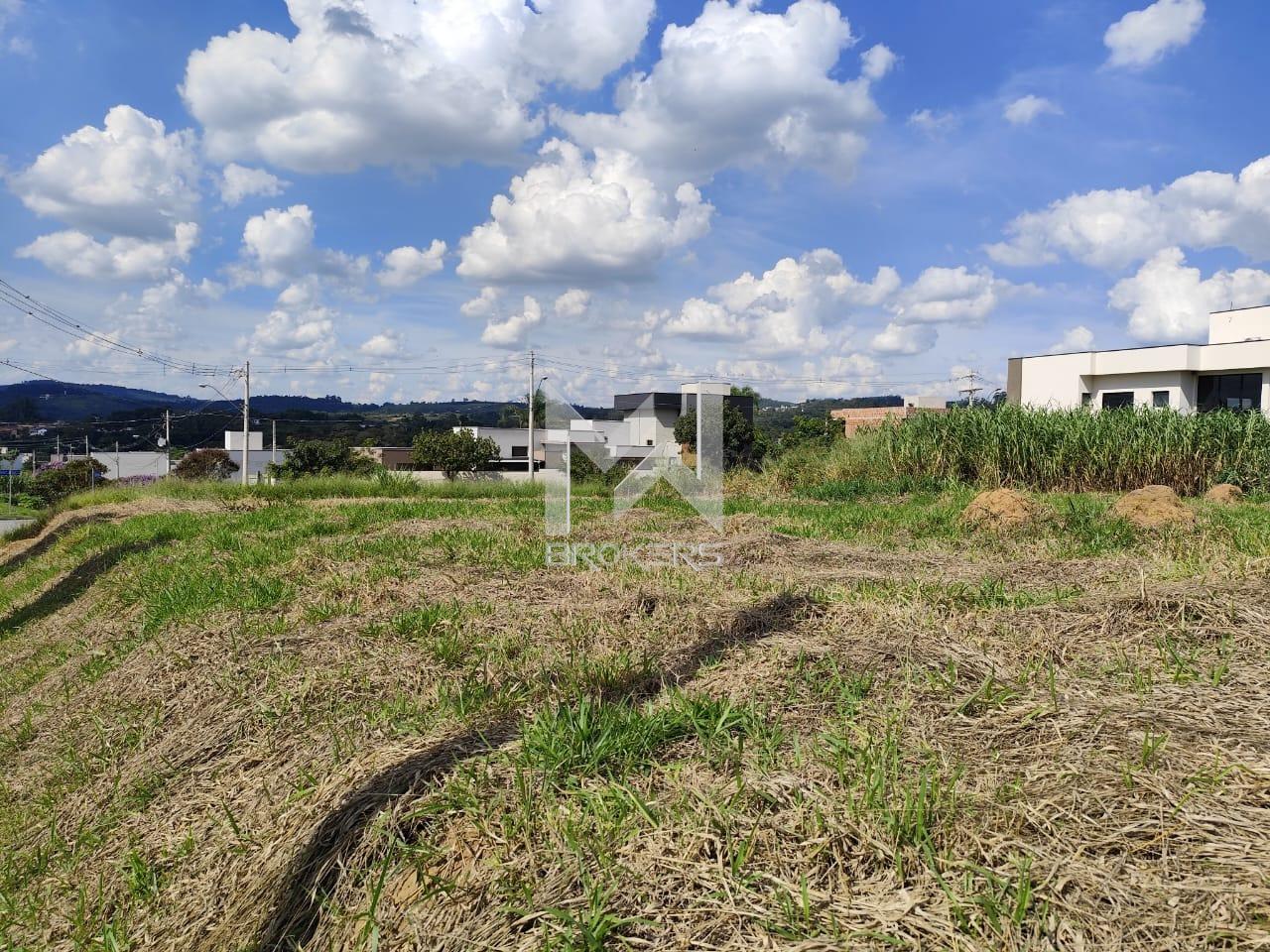 Terreno à venda no Pinheirinho: 