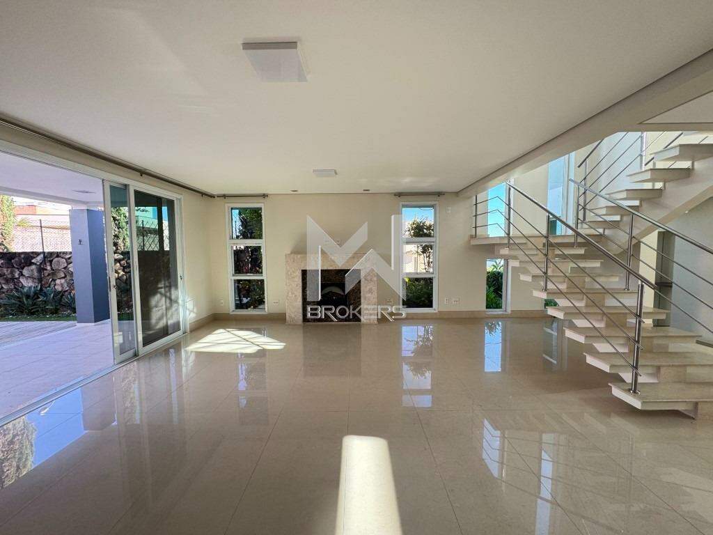 Casa em Condomínio para aluguel no Swiss Park: Sala de estar