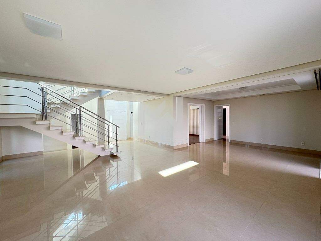 Casa em Condomínio para aluguel no Swiss Park: Sala de estar