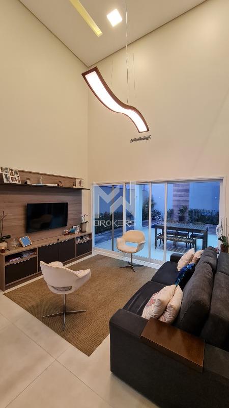 Casa em Condomínio à venda no Pinheirinho: 