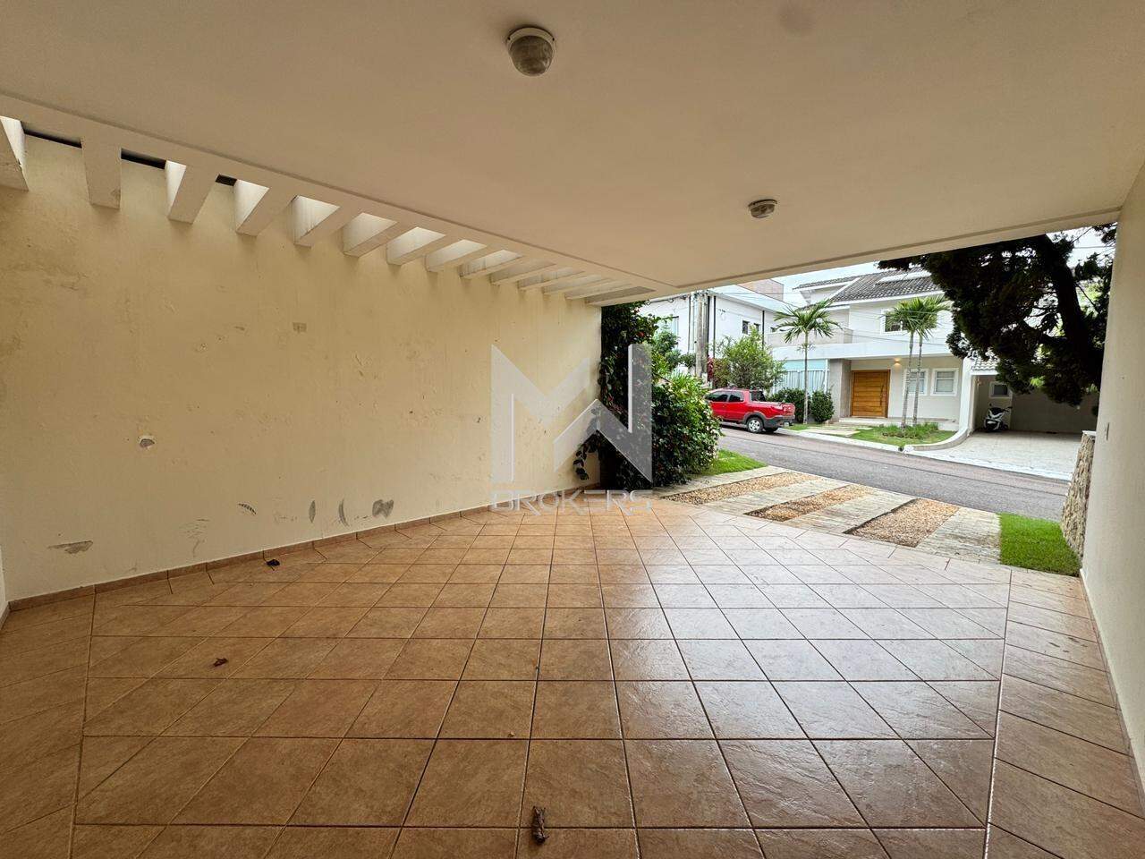 Casa em Condomínio para aluguel no Villaggio Capríccio: Garagem