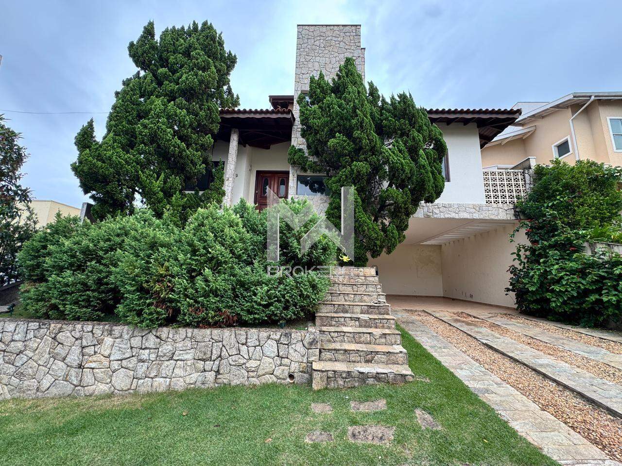 Casa em Condomínio para aluguel no Villaggio Capríccio: Fachada