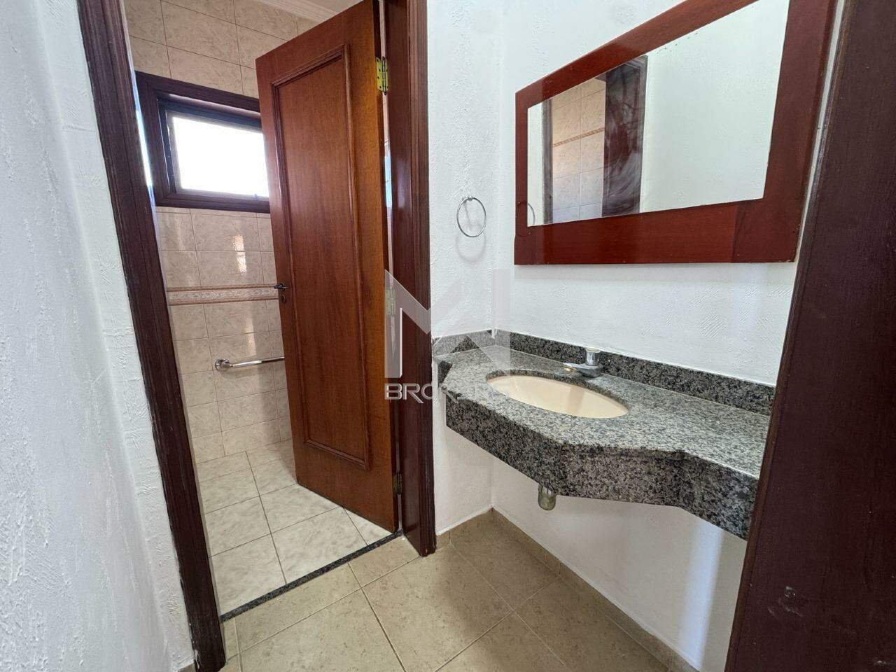 Casa em Condomínio para aluguel no Villaggio Capríccio: Lavabo