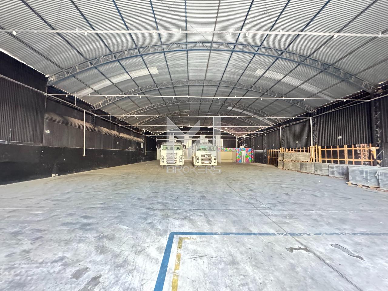 Barracão para aluguel no Centro: Vista Frontal