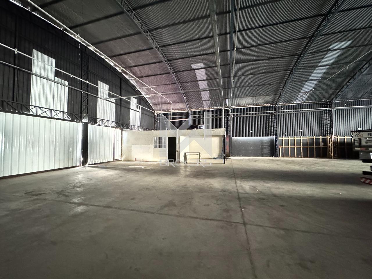 Barracão para aluguel no Centro: Fundo