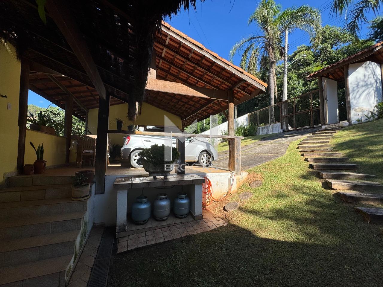 Casa em Condomínio à venda no Parque da Fazenda: Acesso da Garagem/Lavanderia