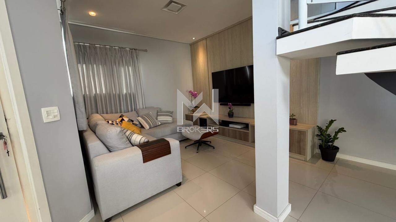 Casa em Condomínio à venda no Fazenda Santana: sala de estar