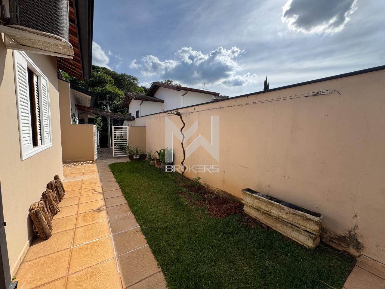 Casa em Condomínio à venda no Condomínio Bosque de Grevílea: Corredor Lateral