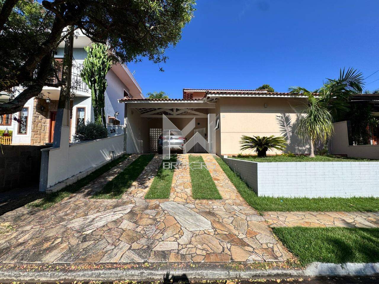 Casa em Condomínio para aluguel no Bosque: Fachada