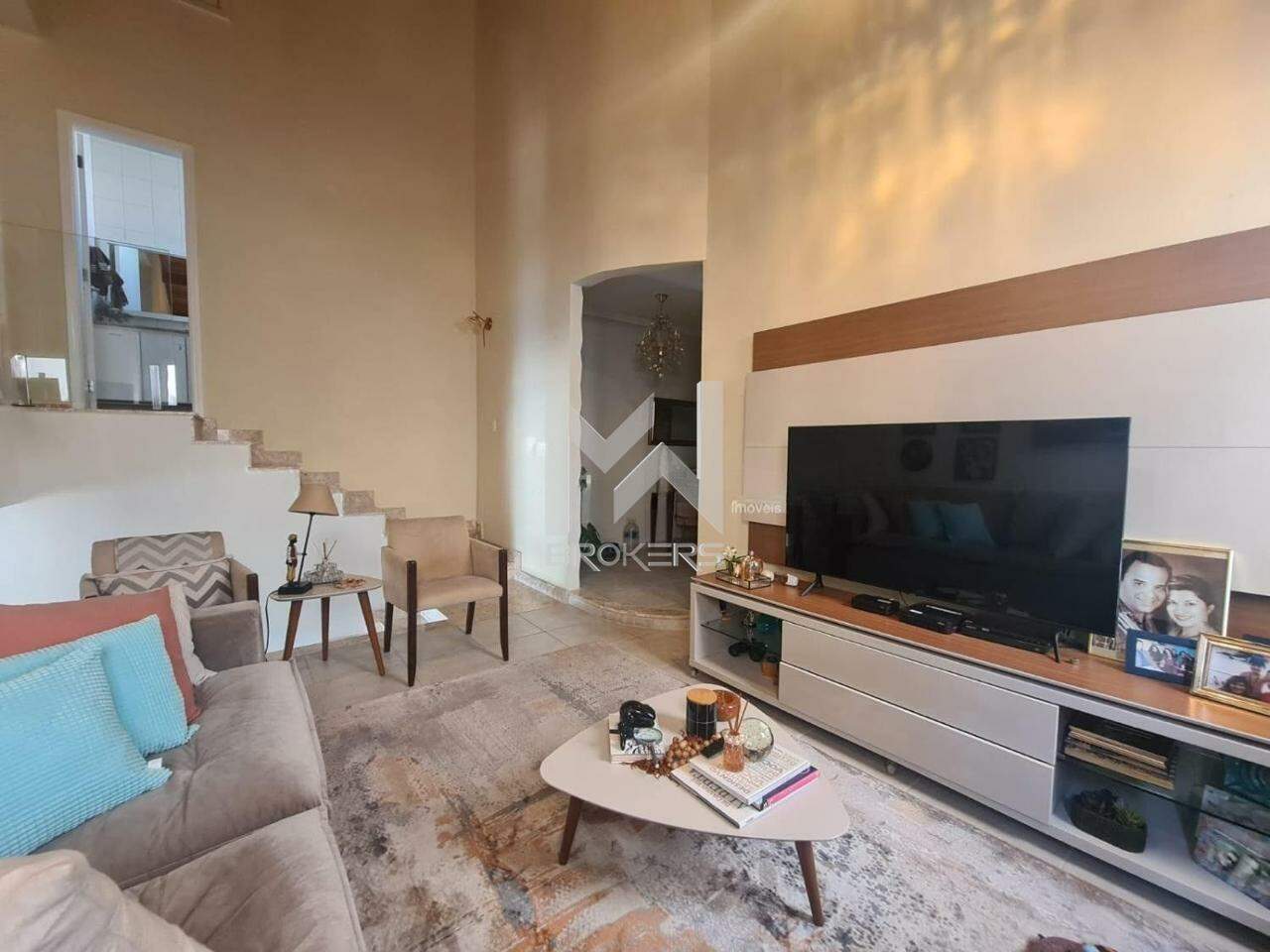 Casa em Condomínio à venda no Loteamento Recanto dos Paturis: Sala de Estar/TV 