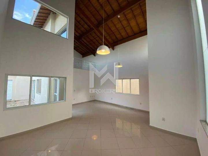 Casa em Condomínio para aluguel no Pinheirinho: 