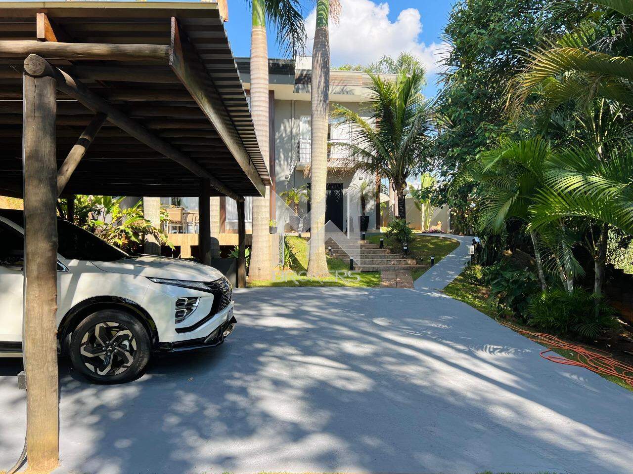 Casa em Condomínio à venda no Vista Alegre: garagem