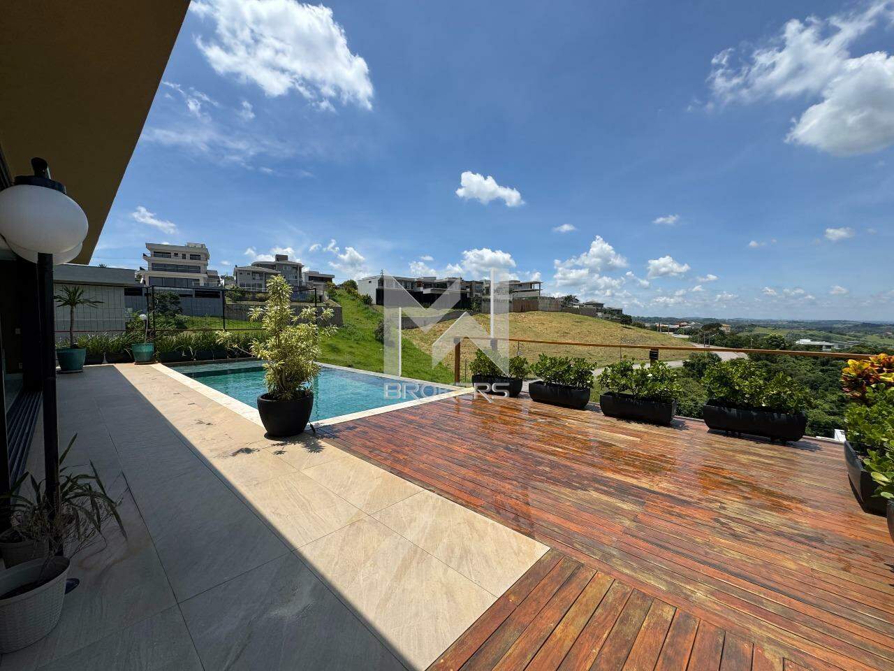Casa em Condomínio à venda no Condomínio Campo de Toscana: Deck