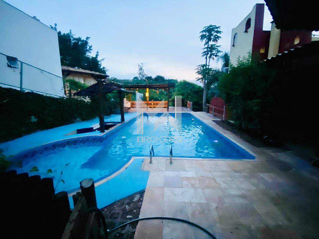 Casa em Condomínio para aluguel no Vista Alegre: piscina