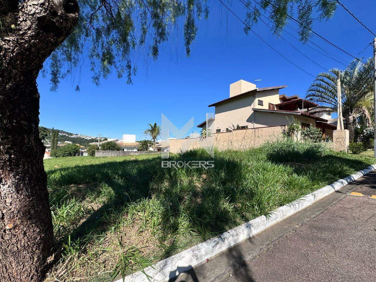 Lote/Terreno à venda no Villaggio Capríccio: Terreno
