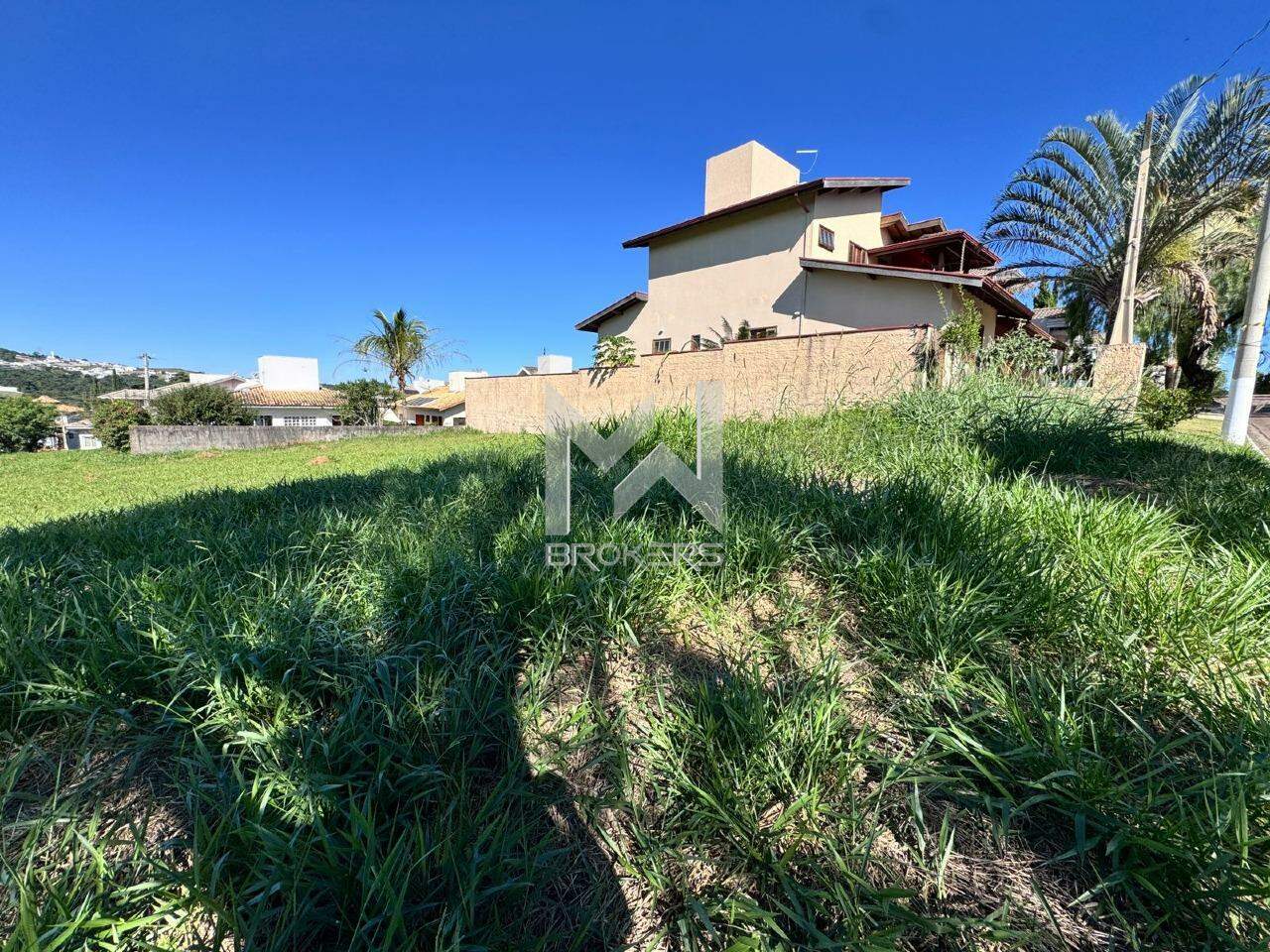 Lote/Terreno à venda no Villaggio Capríccio: Terreno