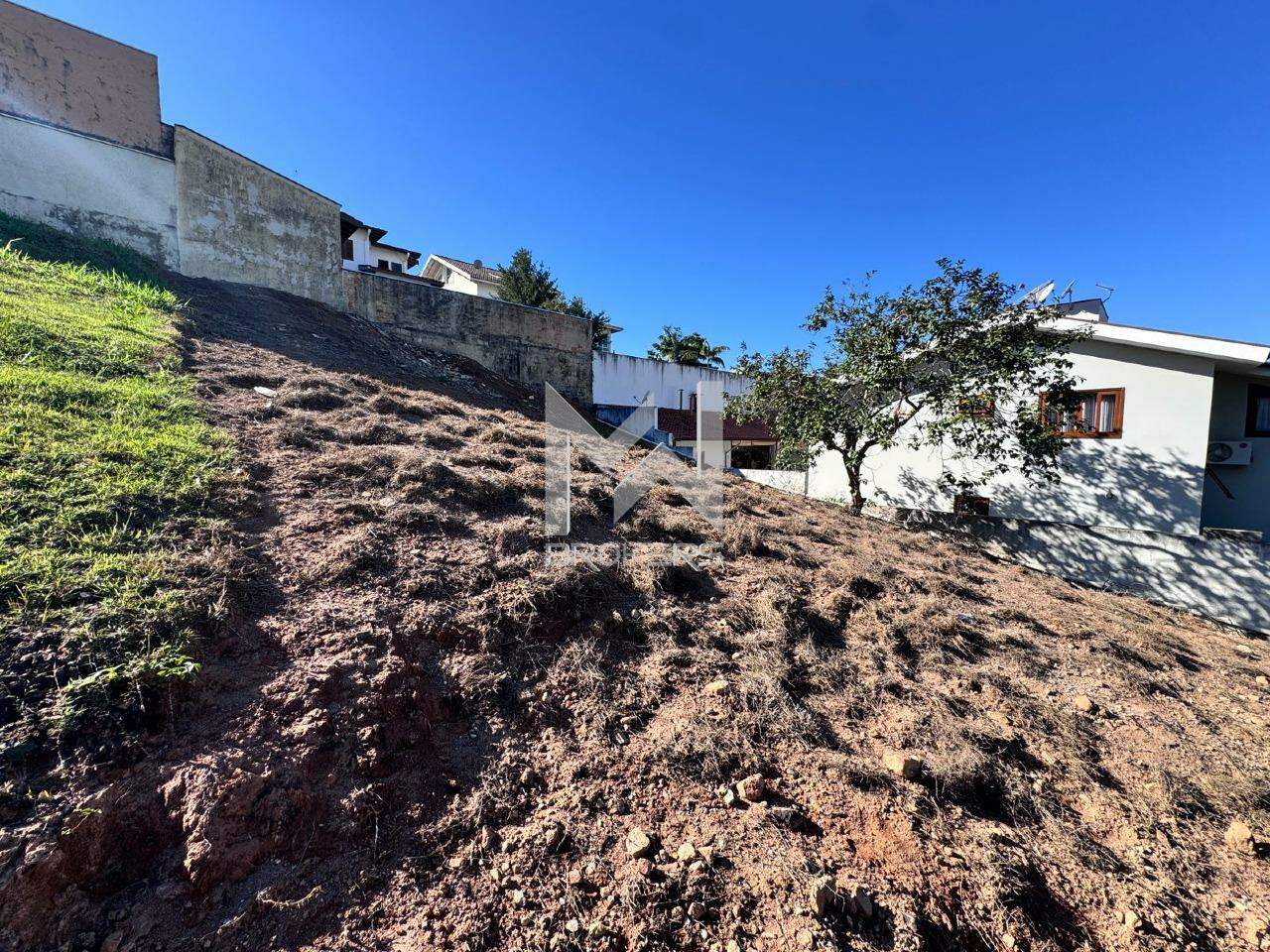 Lote/Terreno à venda no Villaggio Capríccio: Terreno