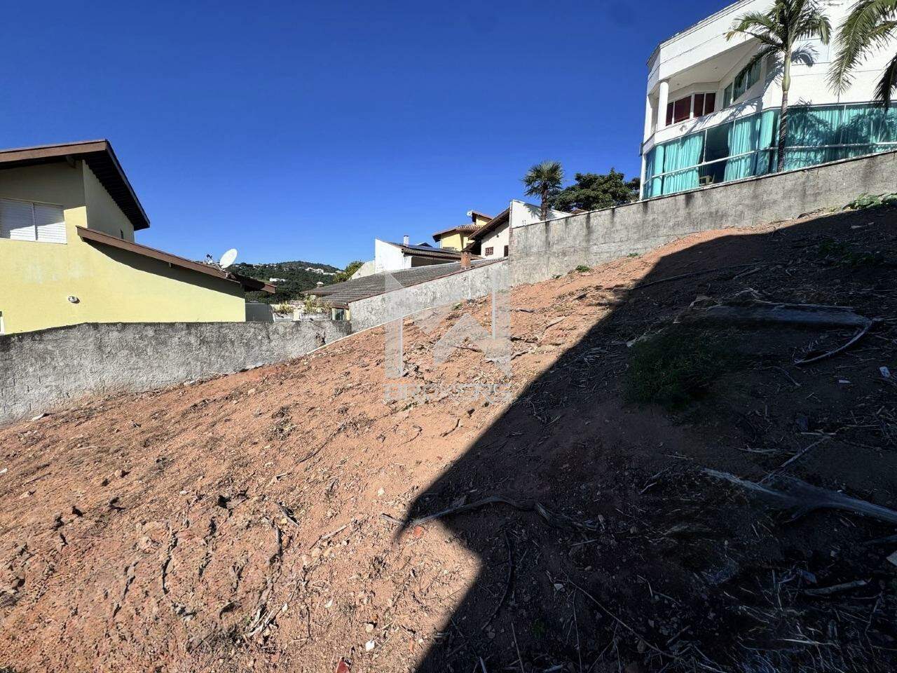 Lote/Terreno à venda no Villaggio Capríccio: Terreno