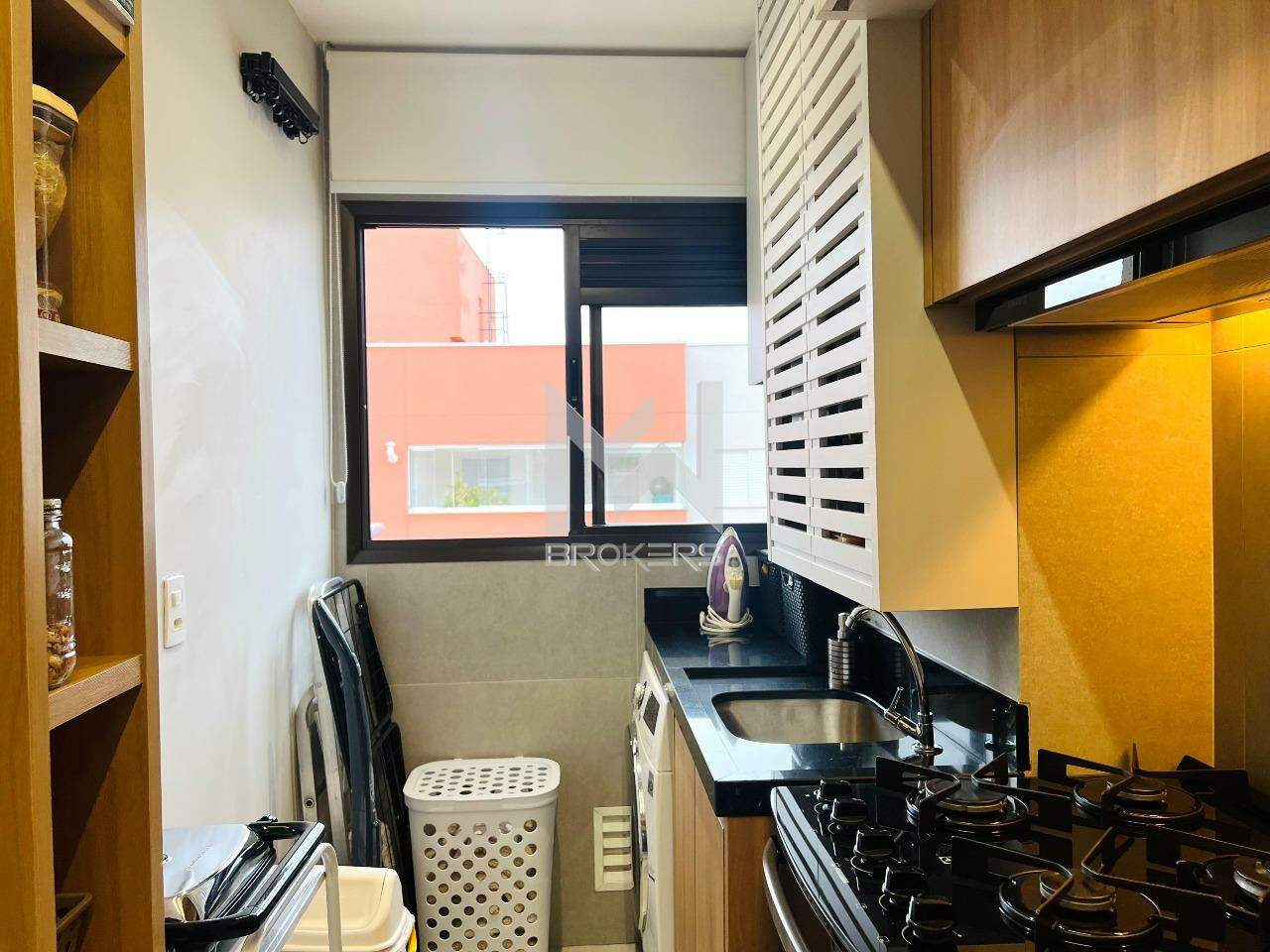 Apartamento à venda no Pinheirinho: área de serviços