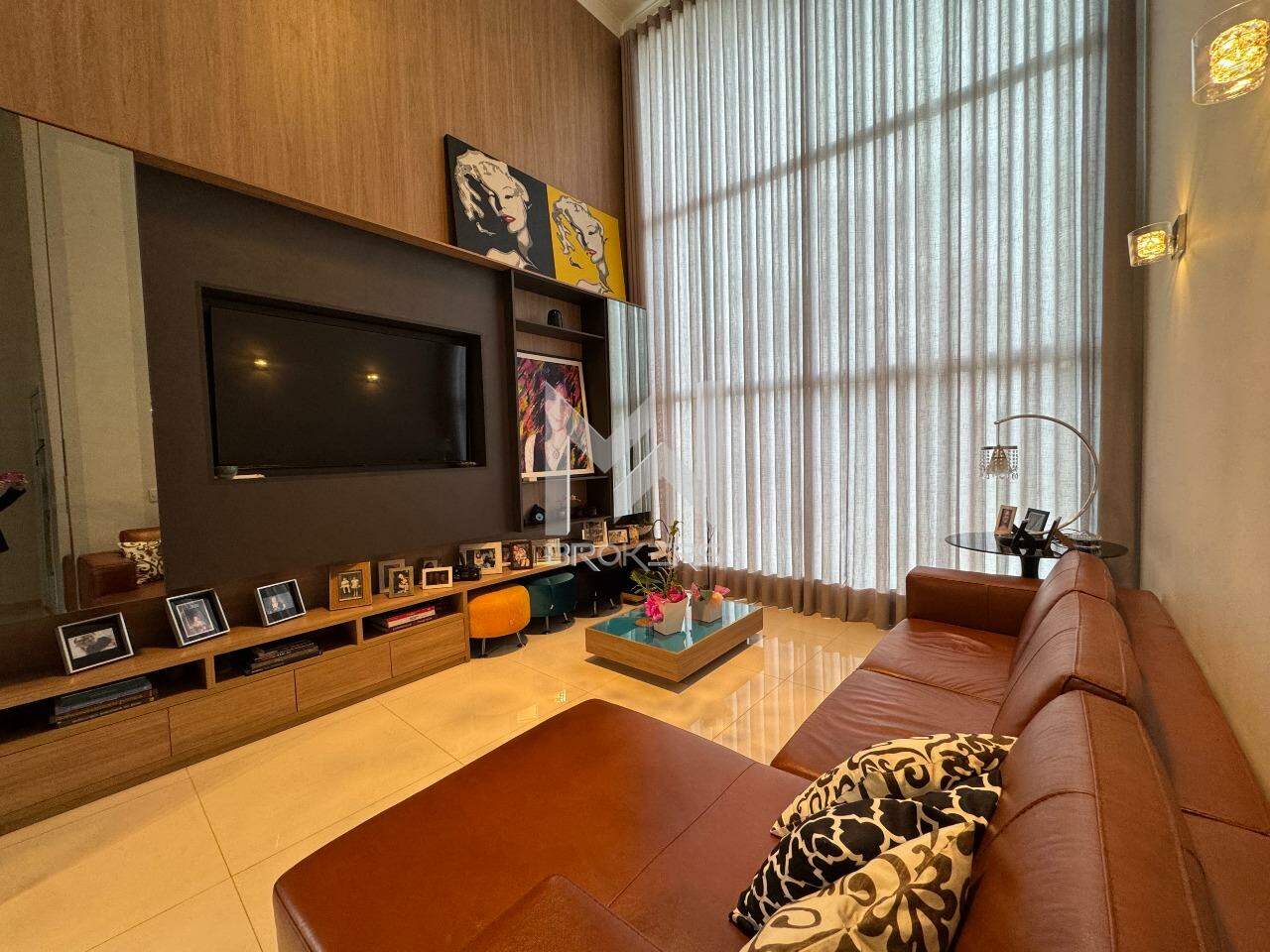 Casa em Condomínio à venda no Condomínio Terras de Vinhedo: Sala de Estar/tv