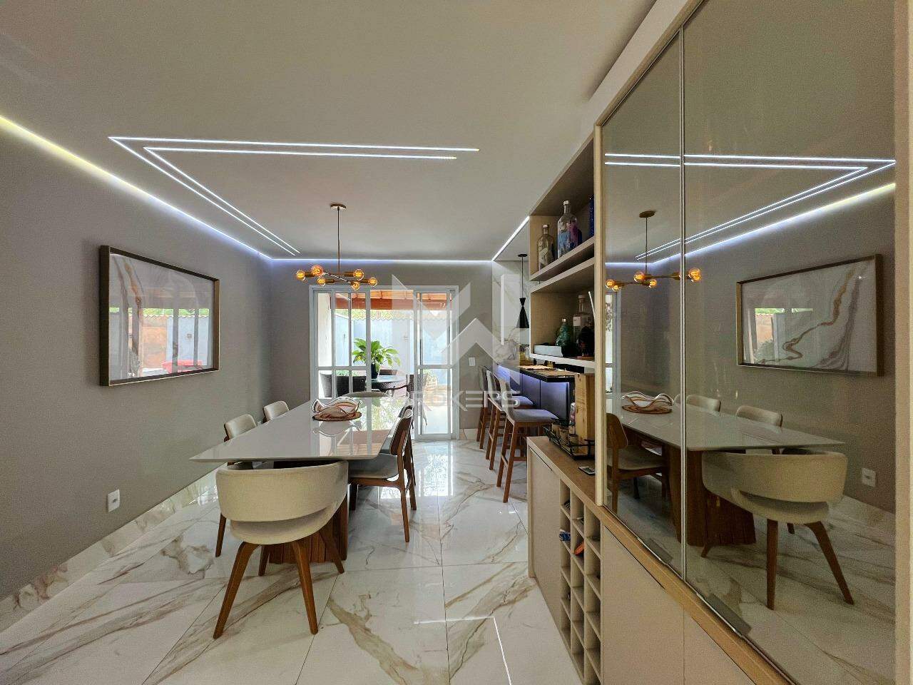 Casa em Condomínio à venda no Residencial Aziz Louveira: salas