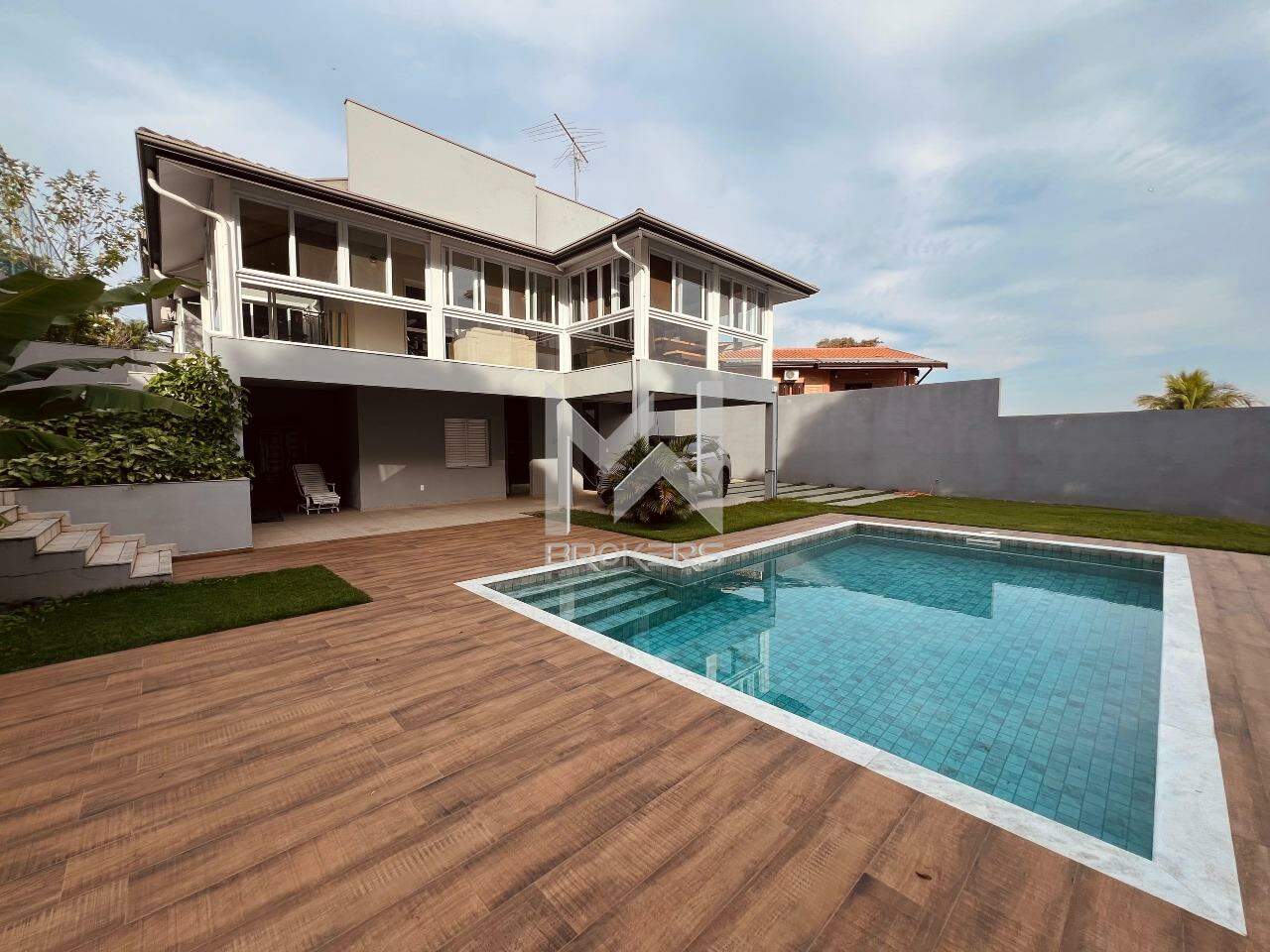Casa em Condomínio à venda no Condomínio Marambaia: fundos
