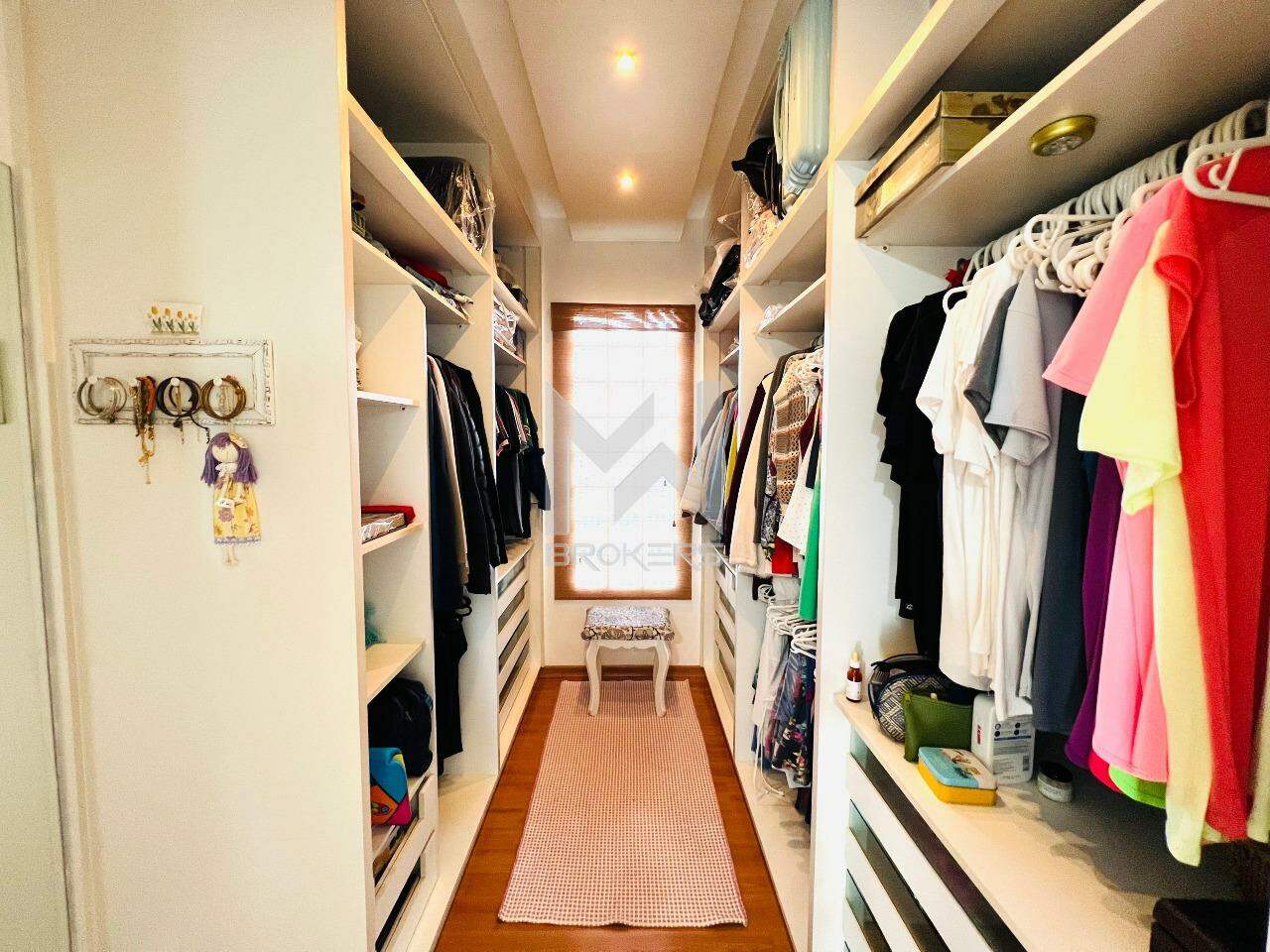 Casa à venda no Jardim Paiquerê: closet