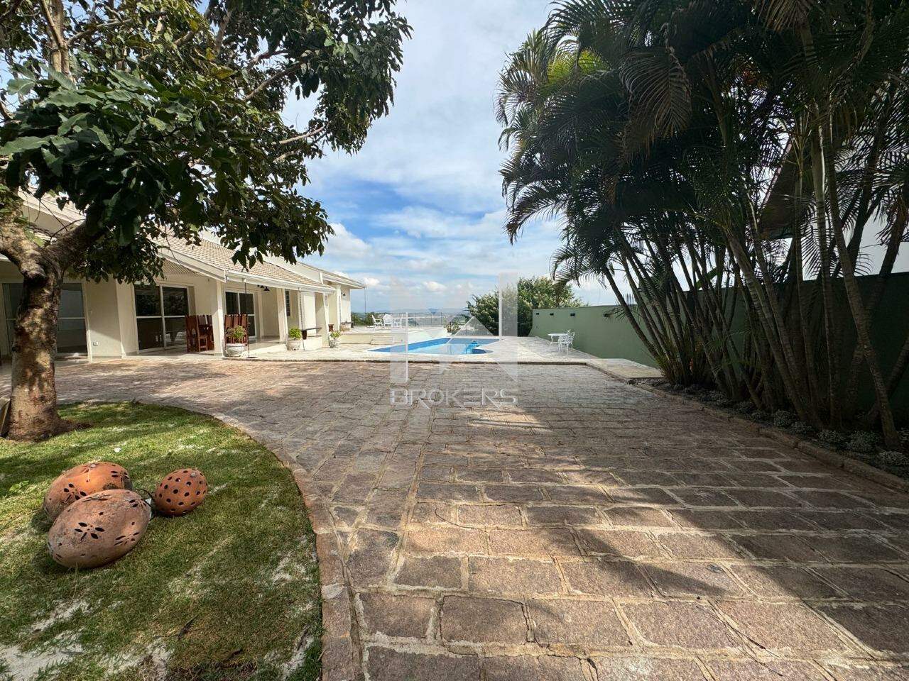 Casa em Condomínio para aluguel no Condomínio São Joaquim: Entrada/garagem