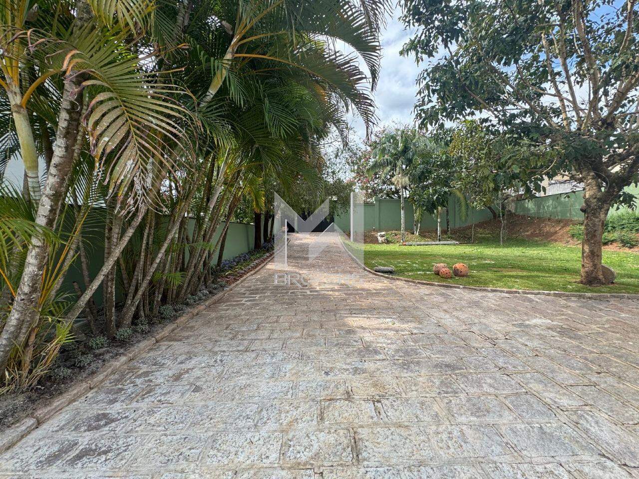 Casa em Condomínio para aluguel no Condomínio São Joaquim: Entrada/garagem