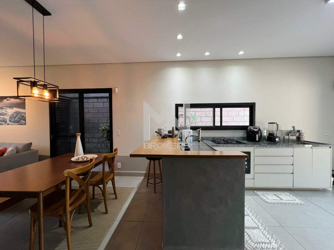 Casa à venda no Pinheirinho: Cozinha