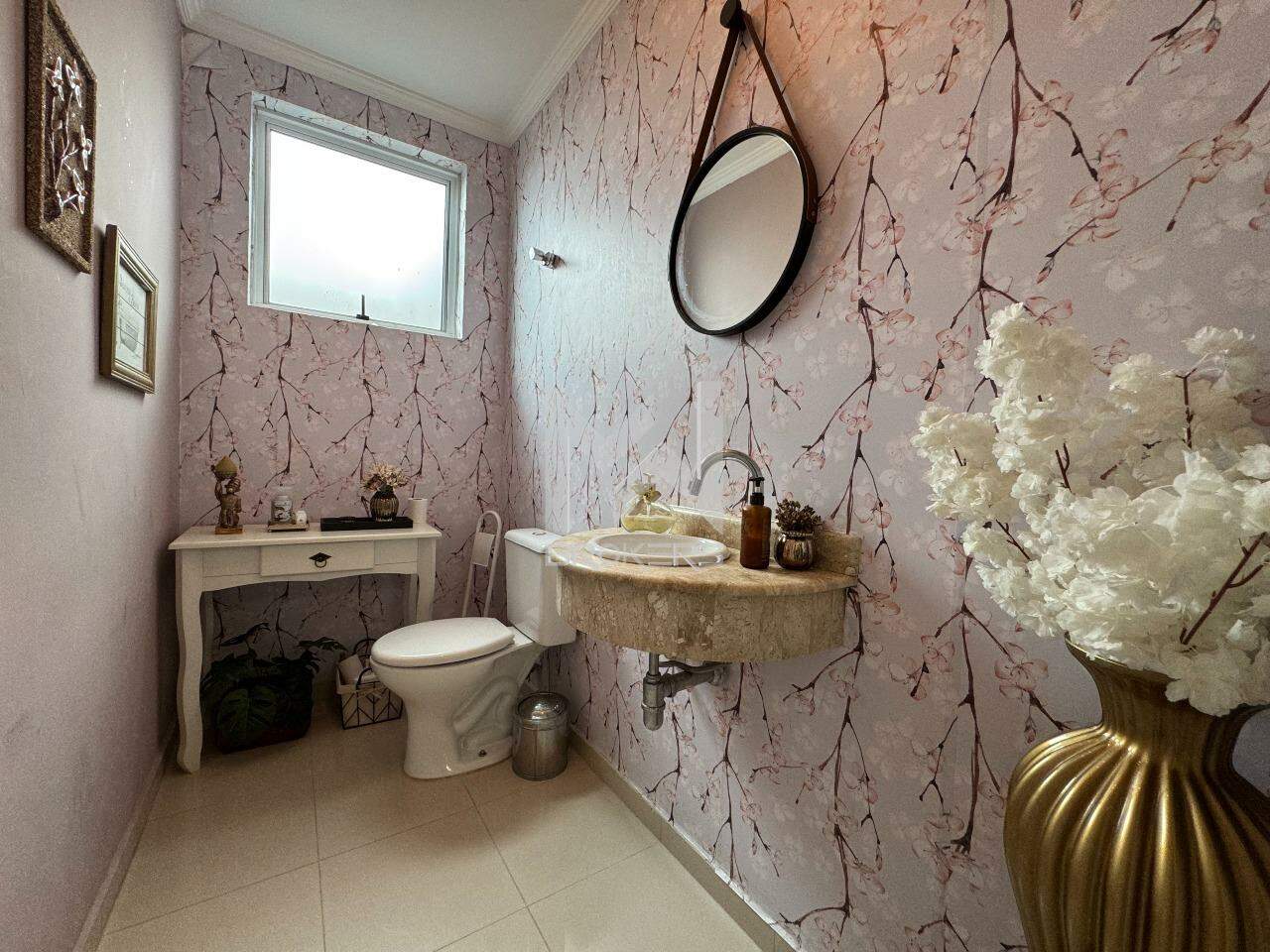 Casa em Condomínio para aluguel no Loteamento Recanto dos Paturis: Lavabo