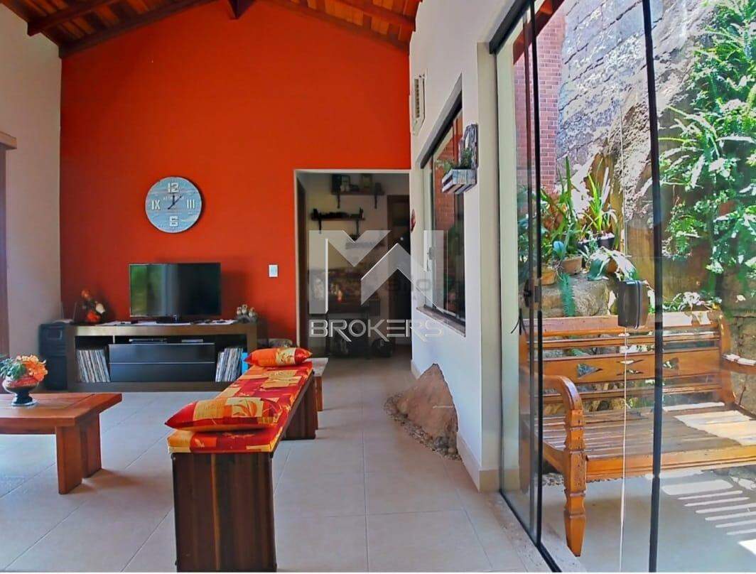 Casa para aluguel no Condomínio Marambaia: salas