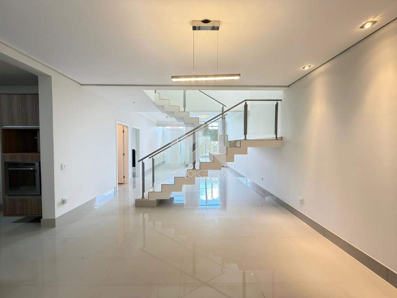 Casa em Condomínio para aluguel no Swiss Park: Sala