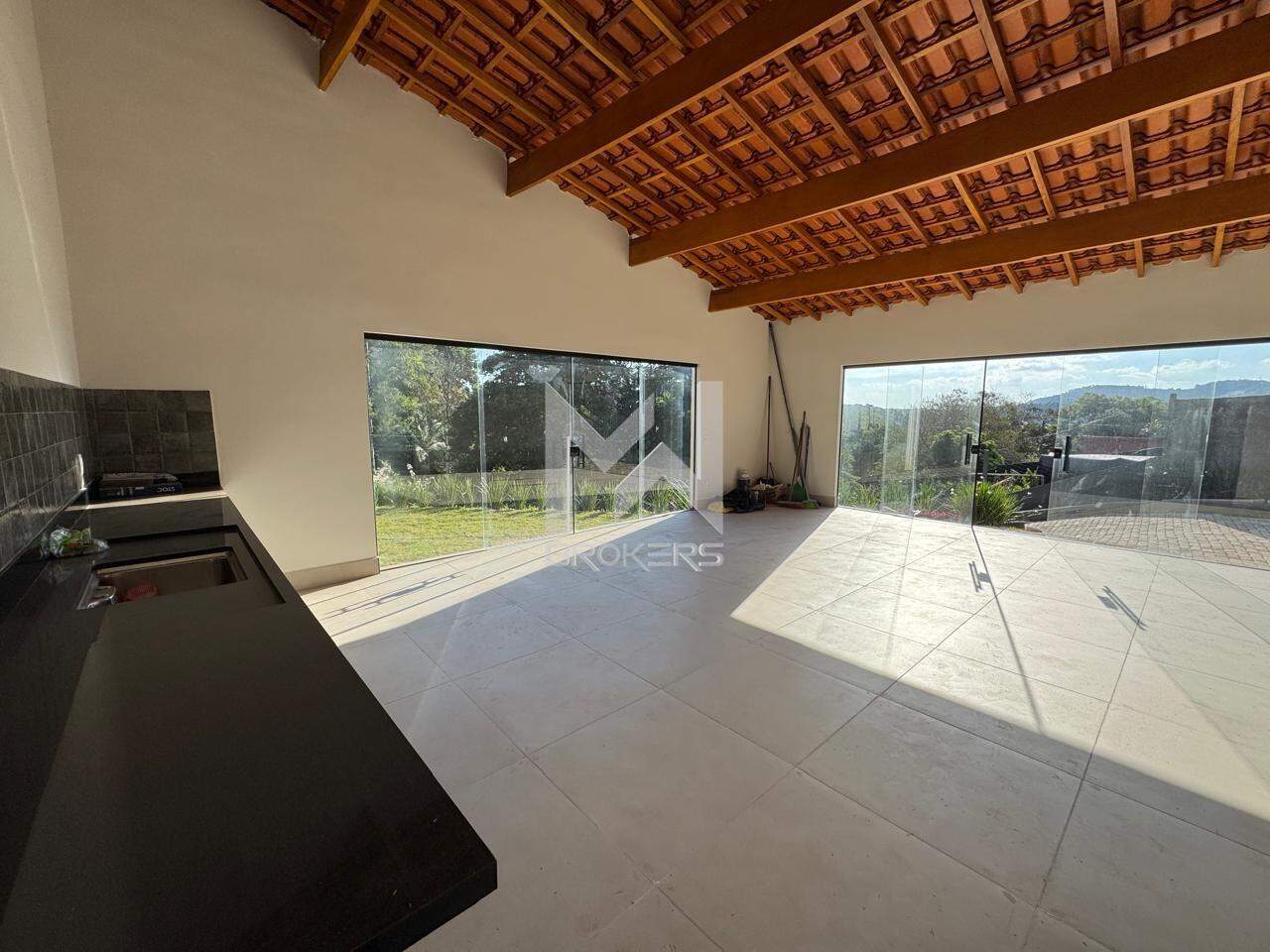 Casa em Condomínio à venda no Condomínio Chácaras do Lago: área gourmet