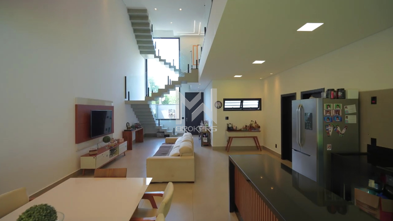 Casa à venda no Pinheirinho: Salas integradas