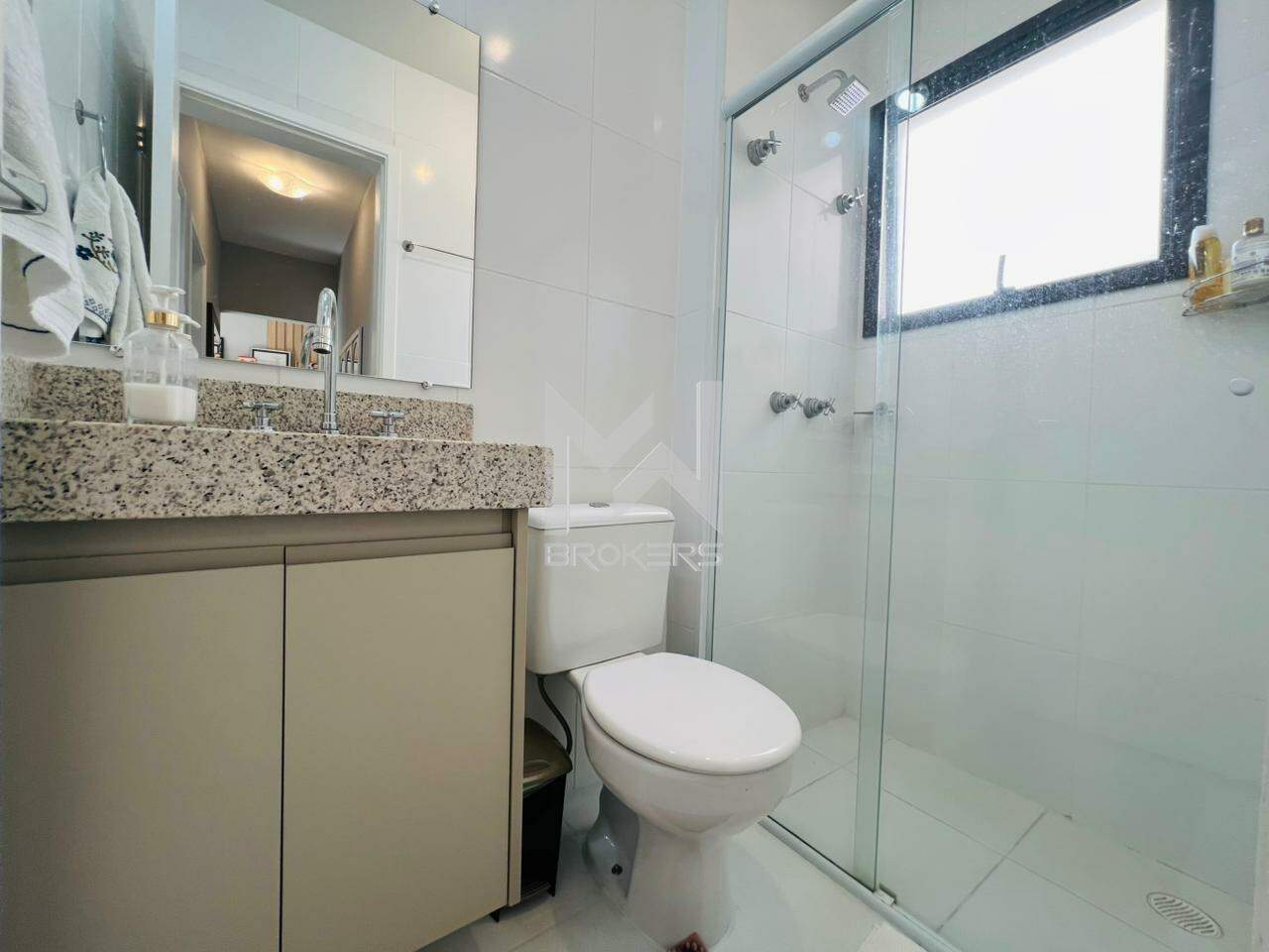 Apartamento à venda no Pinheirinho: Banheiro