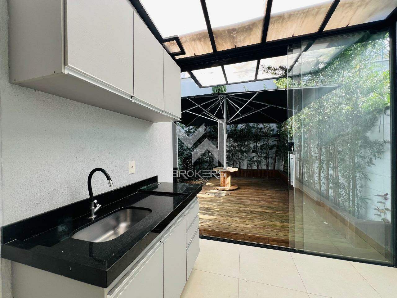 Casa em Condomínio à venda no Pinheirinho: Cozinha