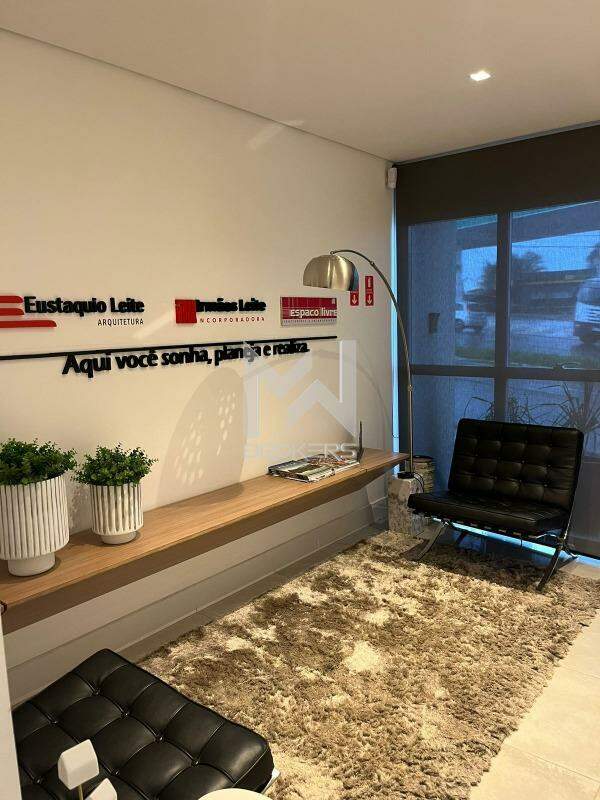 Salão Comercial para aluguel no Jardim Paiquerê: Sala