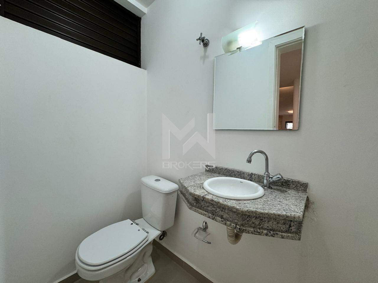 Apartamento à venda no Centro: Lavabo