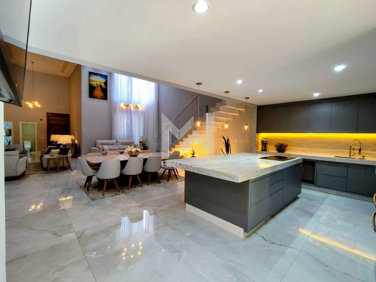 Casa à venda no Pinheirinho: 