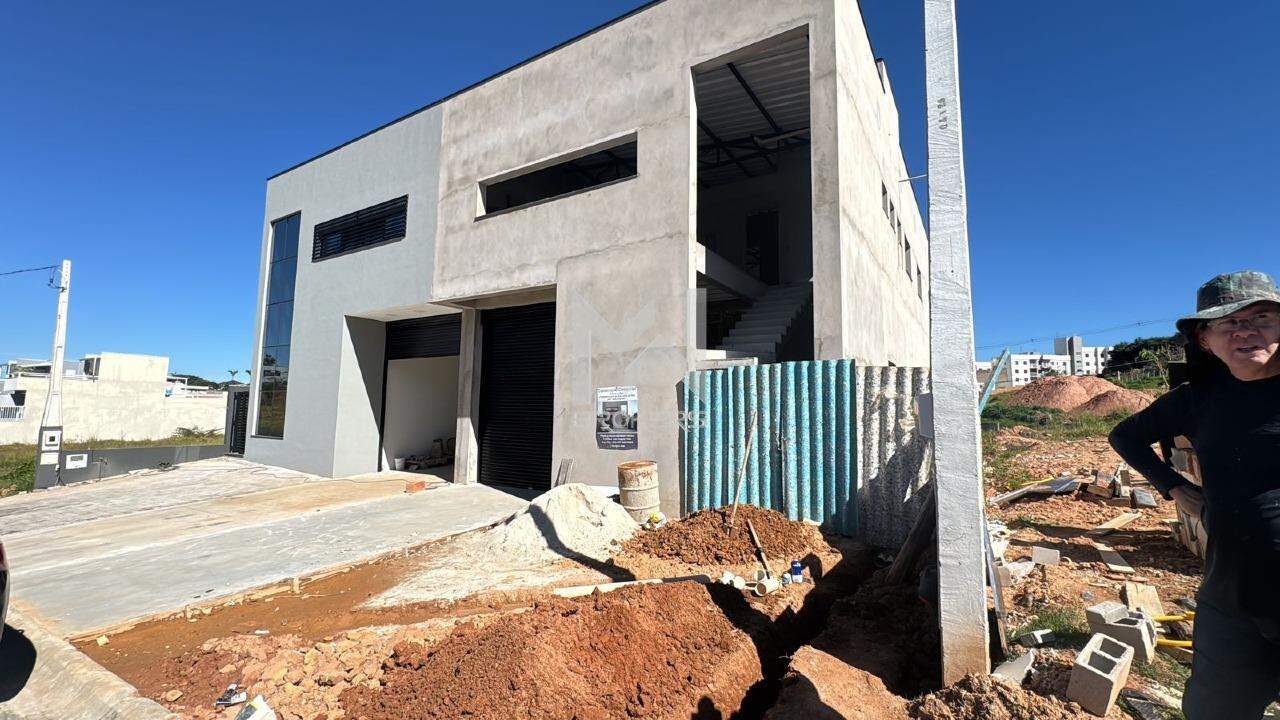Galpão para aluguel no Vila Savian: Fachada