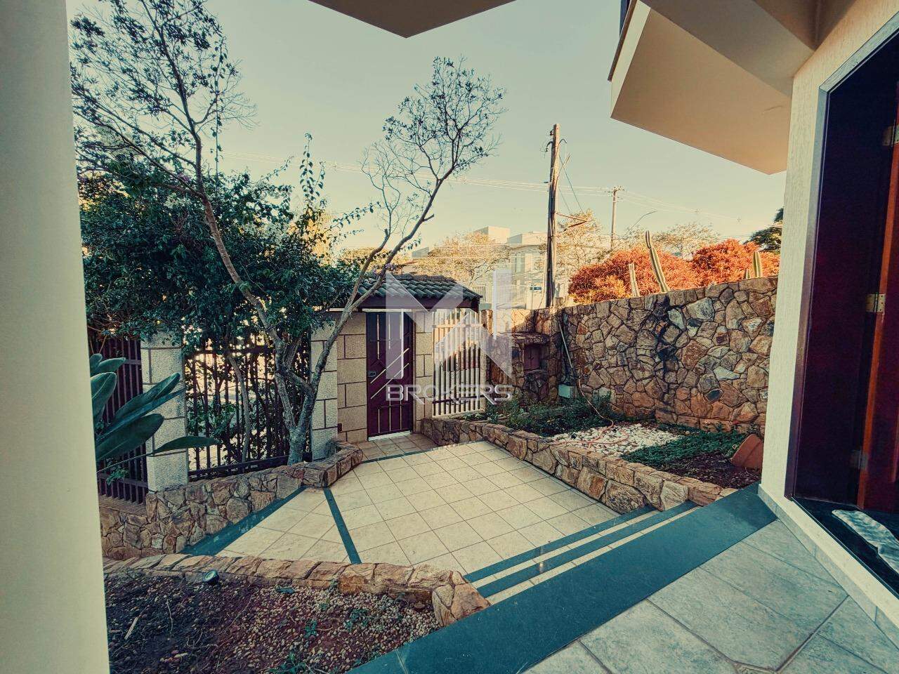 Casa para aluguel no Bosque: Entrada