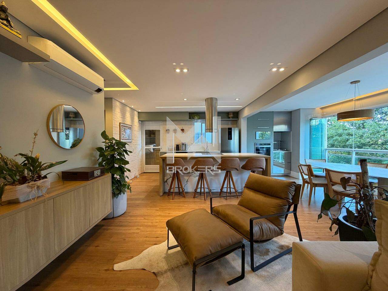 Apartamento à venda no Taquaral: Salas integradas