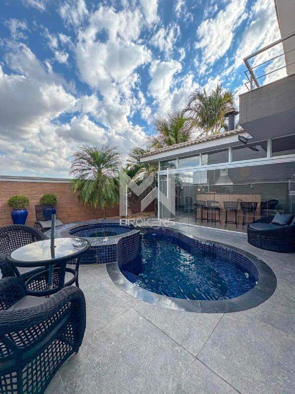Casa em Condomínio à venda no Swiss Park: Piscina