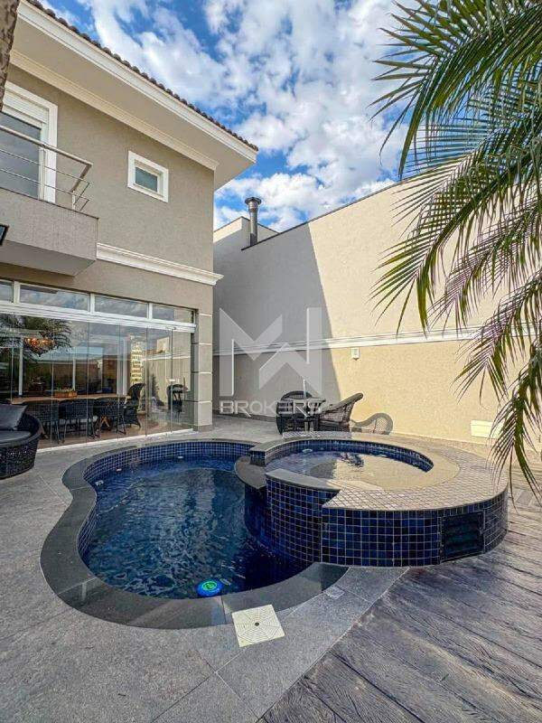 Casa em Condomínio para aluguel no Swiss Park: Piscina