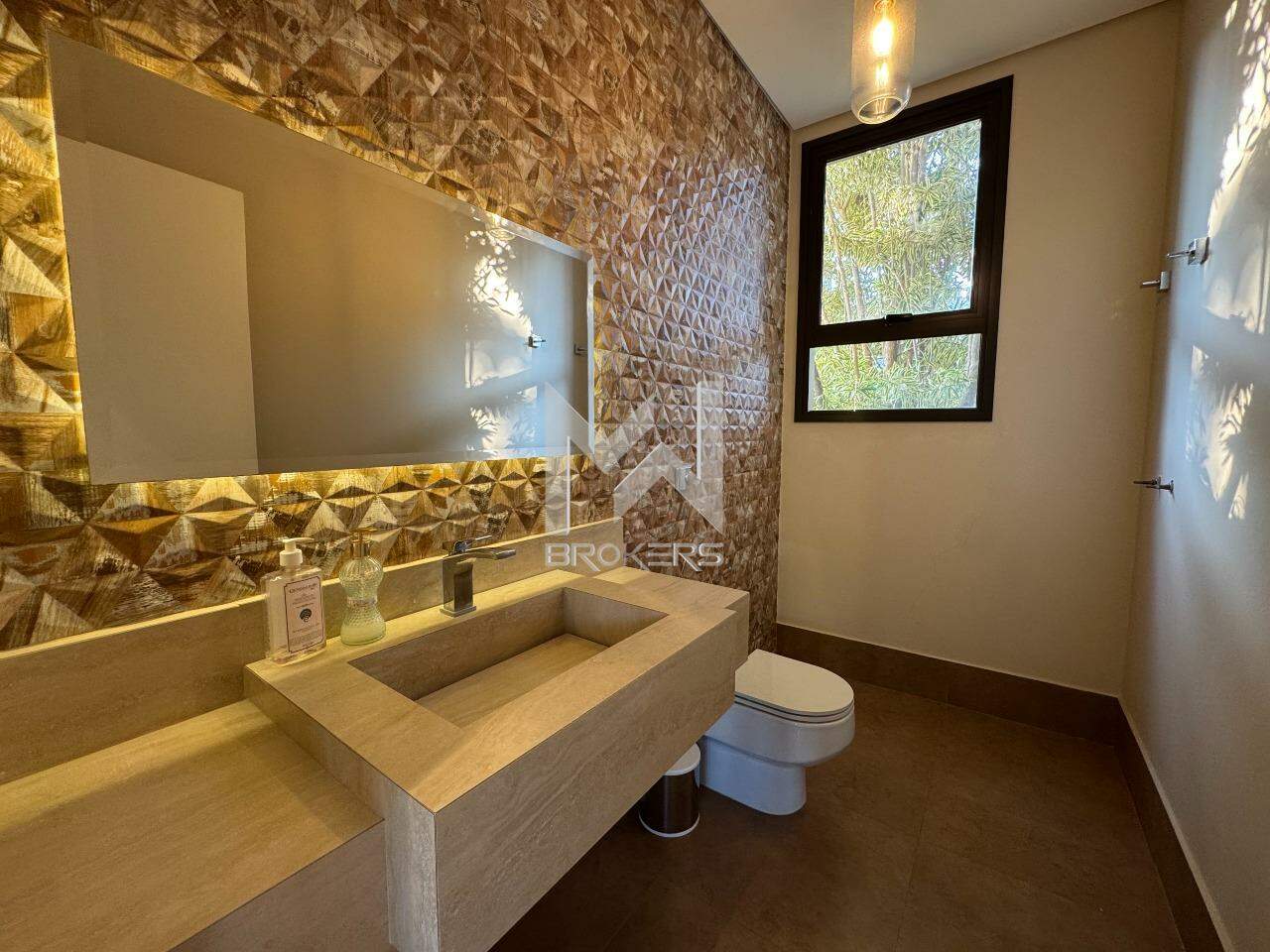 Casa em Condomínio à venda no Condomínio Campo de Toscana: Lavabo