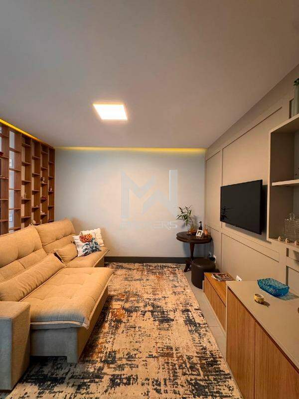 Apartamento à venda no Vila Embaré: Living