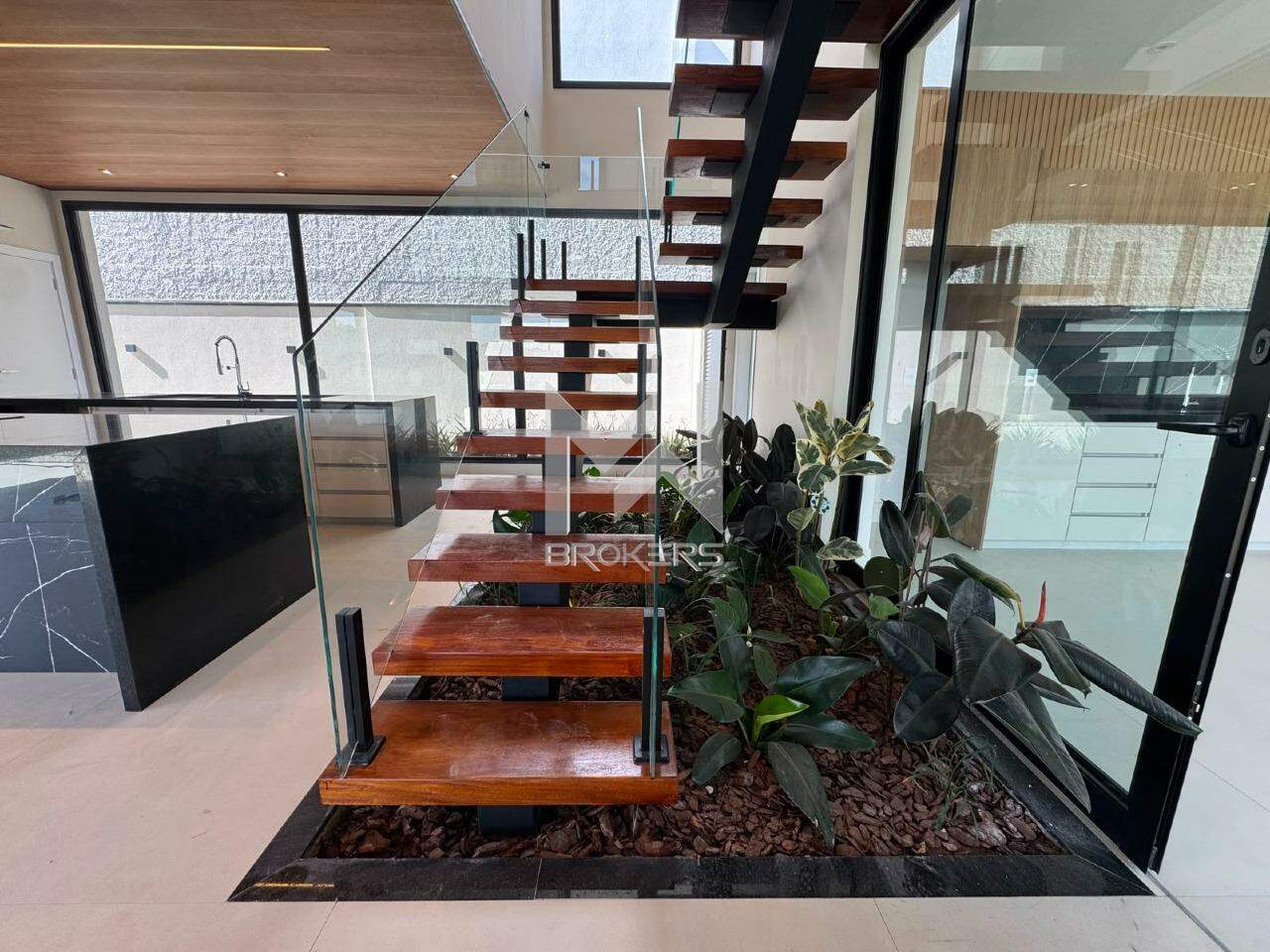 Casa em Condomínio à venda no Santa Cândida: 